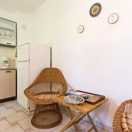 Carmen By El-pi Tours Apartment Njivice